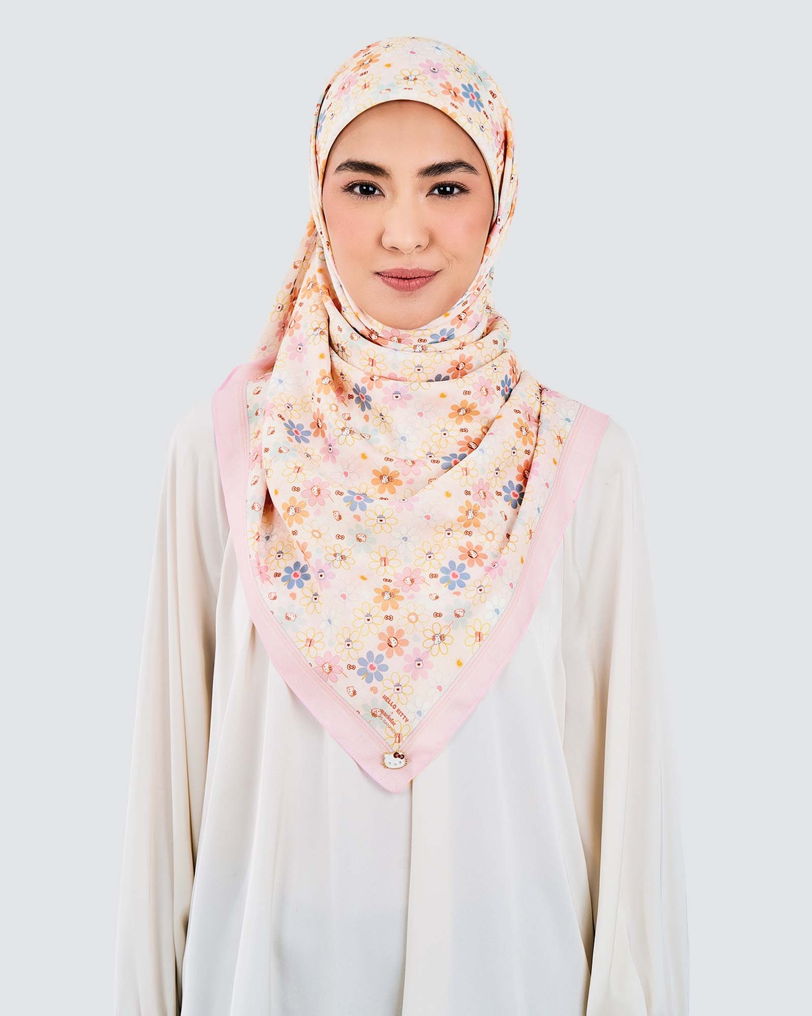 HELLO KITTY X NAELOFAR SQUARE - SUNDAE