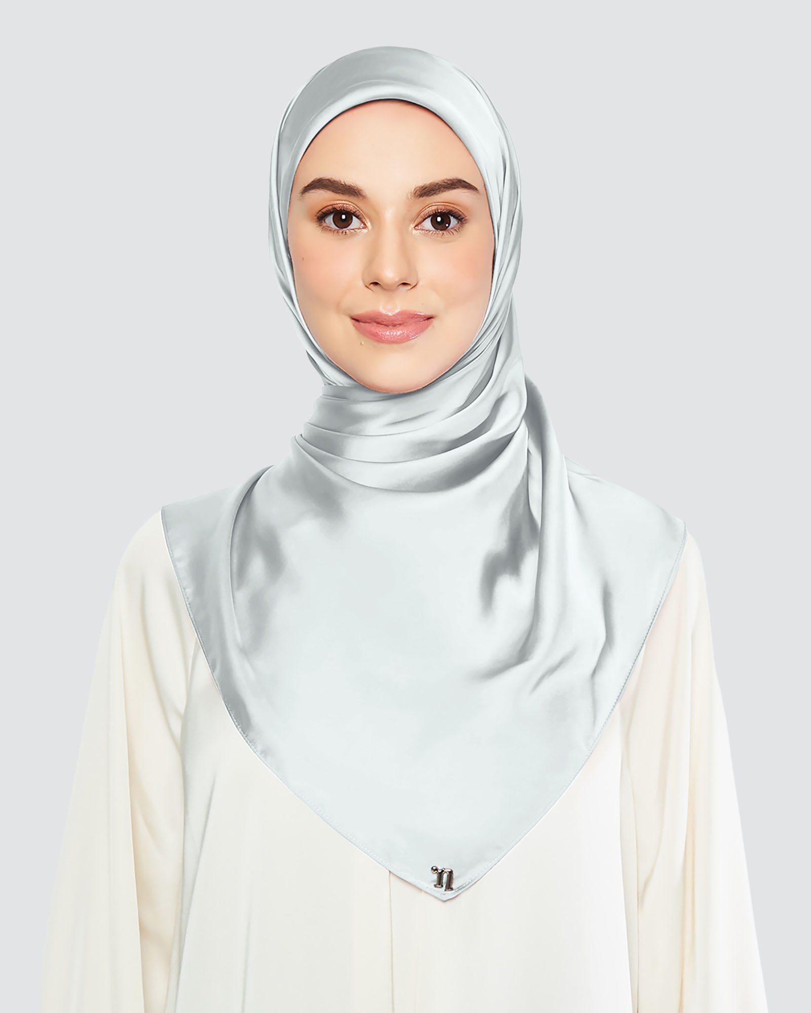 SATIN SQUARE - BRIGHT SILVER