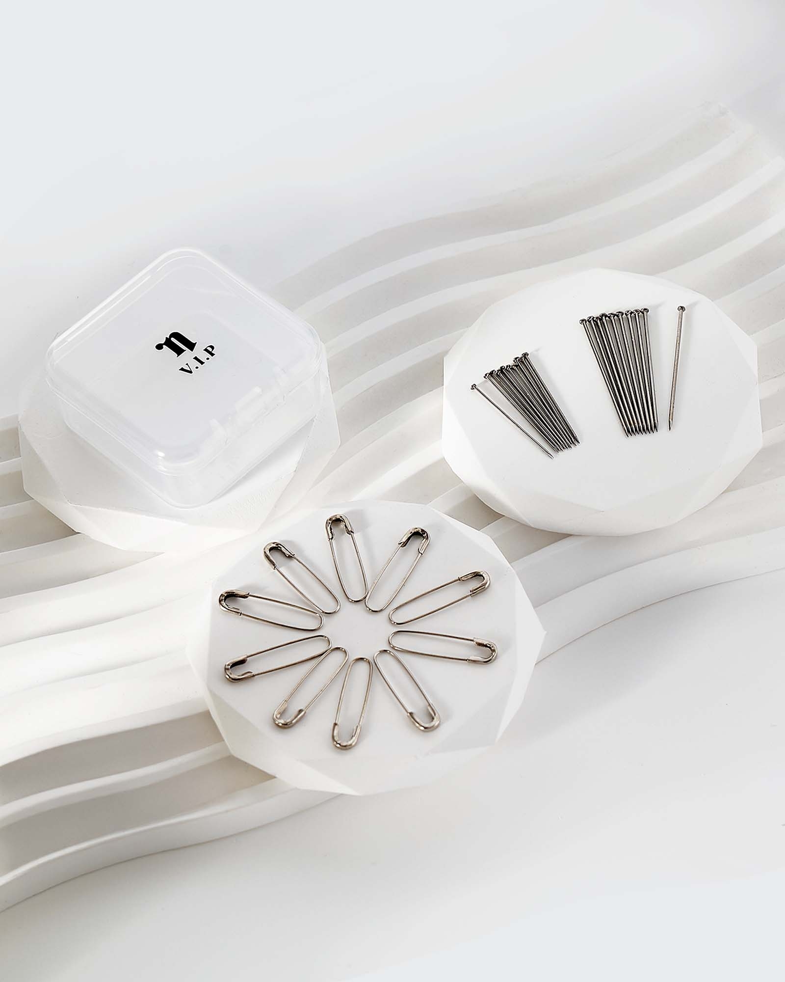 V.I.P - VERY IMPORTANT PINS - SILVER