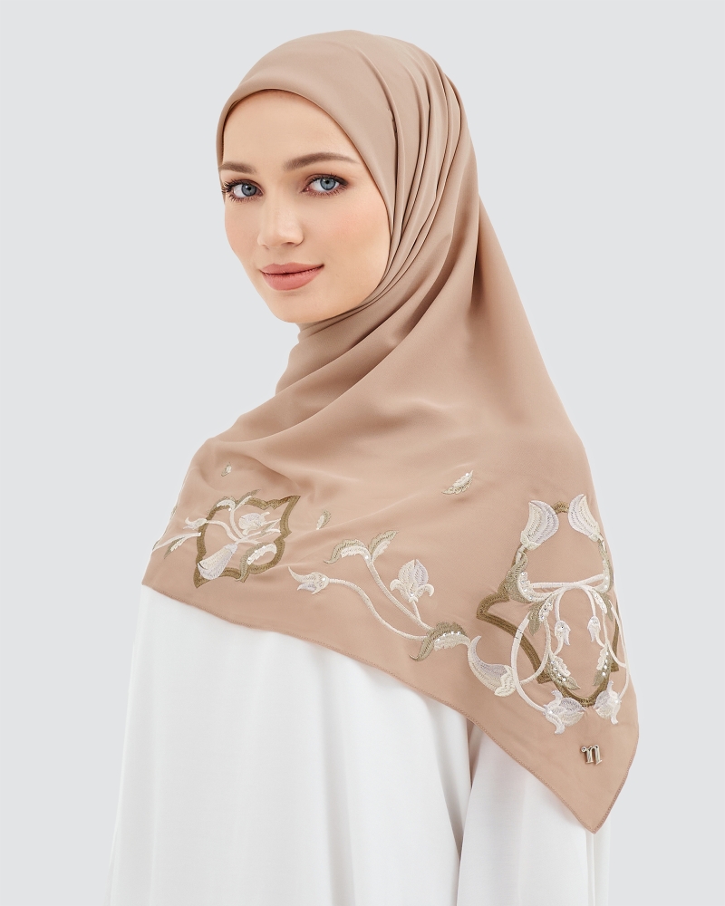 AYANA EMBROIDERED SQUARE - SAND