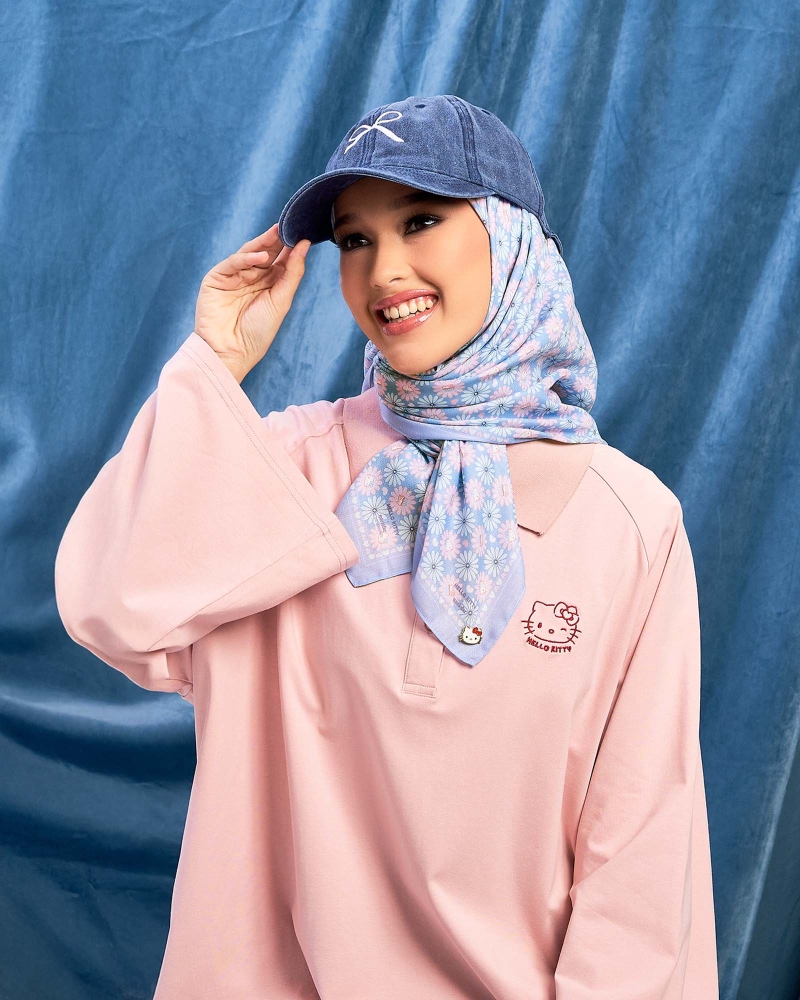 HELLO KITTY X NAELOFAR SQUARE - BLUEBELL