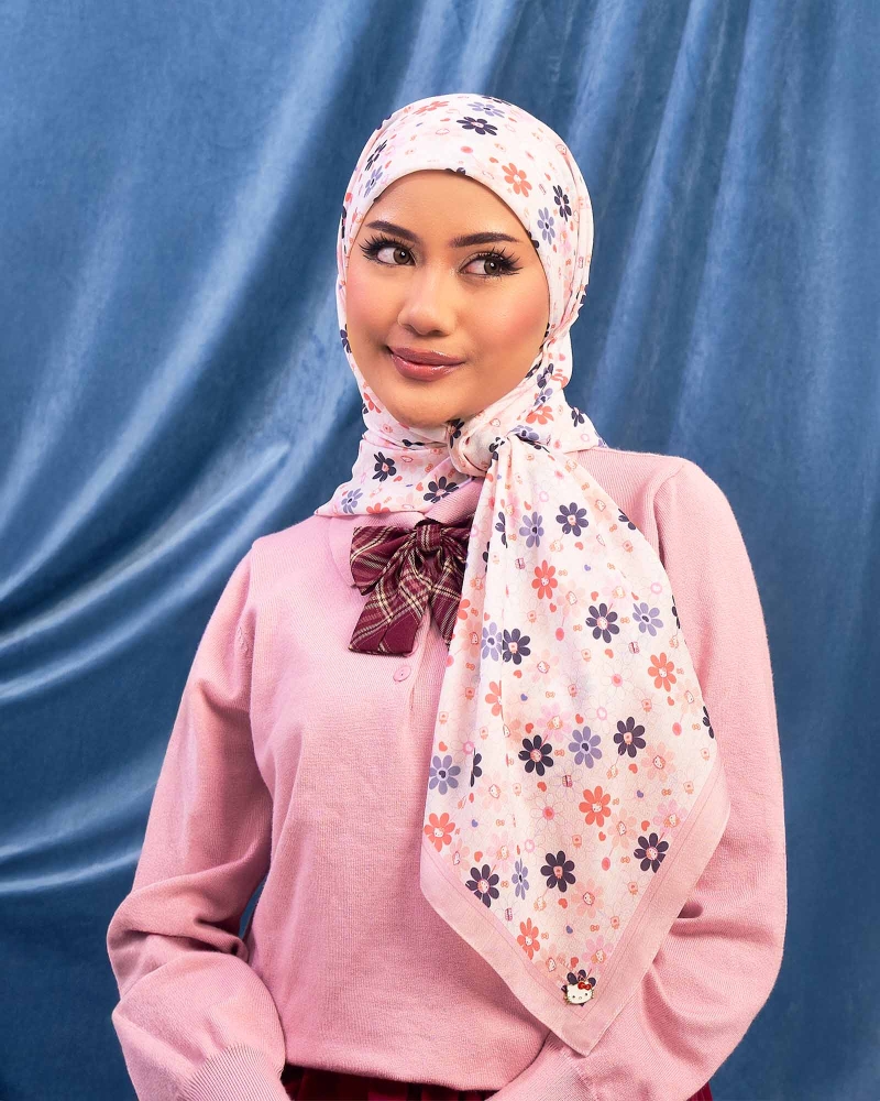 HELLO KITTY X NAELOFAR SQUARE - SPRINKLES