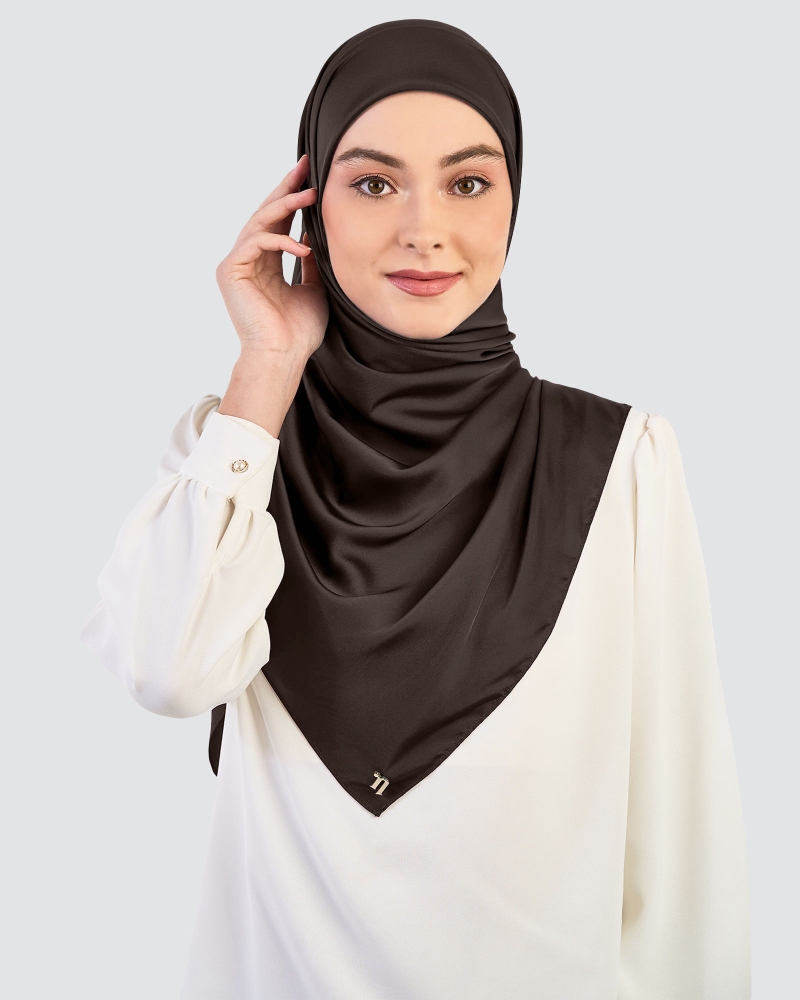 LUNA SATIN SQUARE - GANACHE