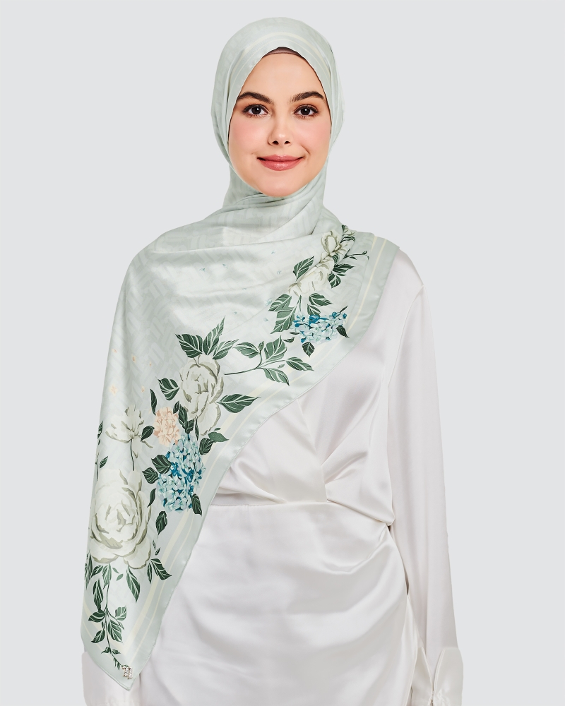 THE 8IRTHDAY COLLECTION - FLORAL MONOGRAM SHAWL - GREY