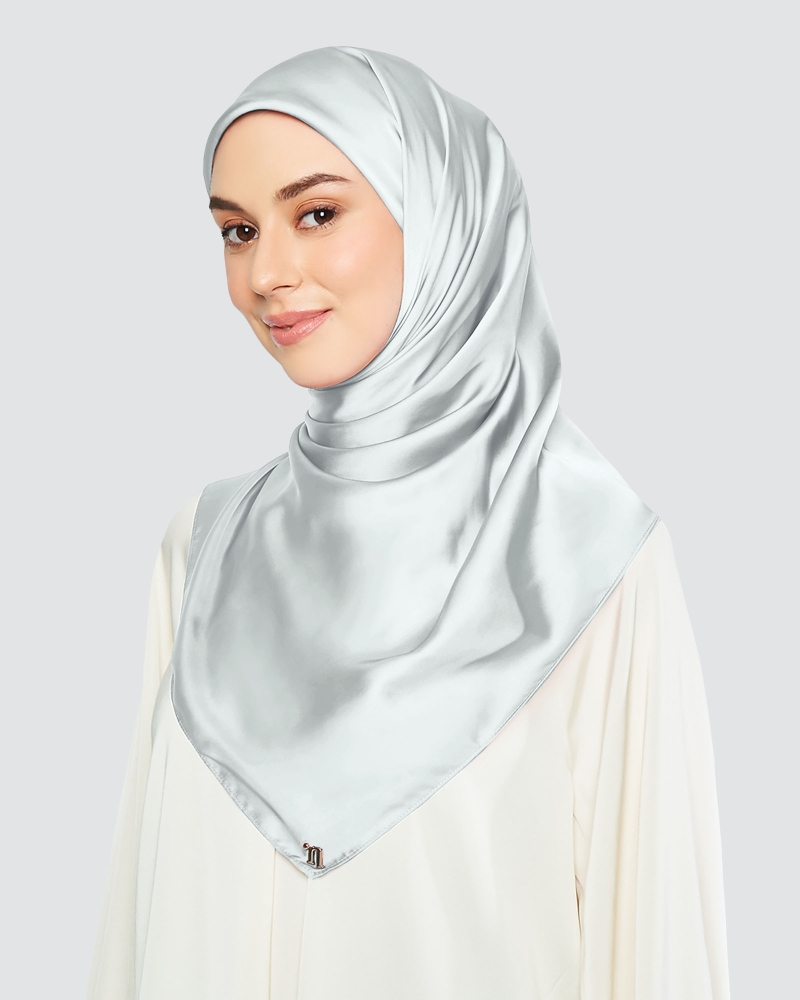 SATIN SQUARE - BRIGHT SILVER