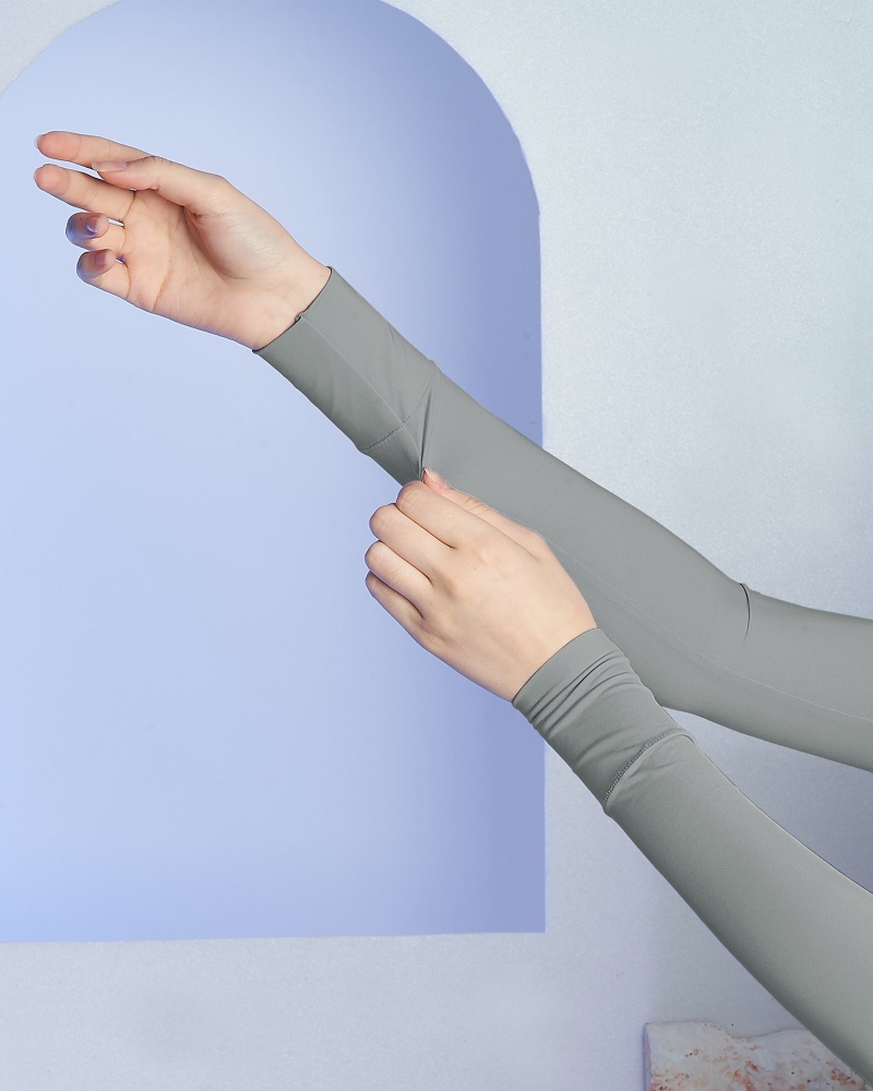 Image of NWEAR AURA HAND SOCKS - DARK GREY