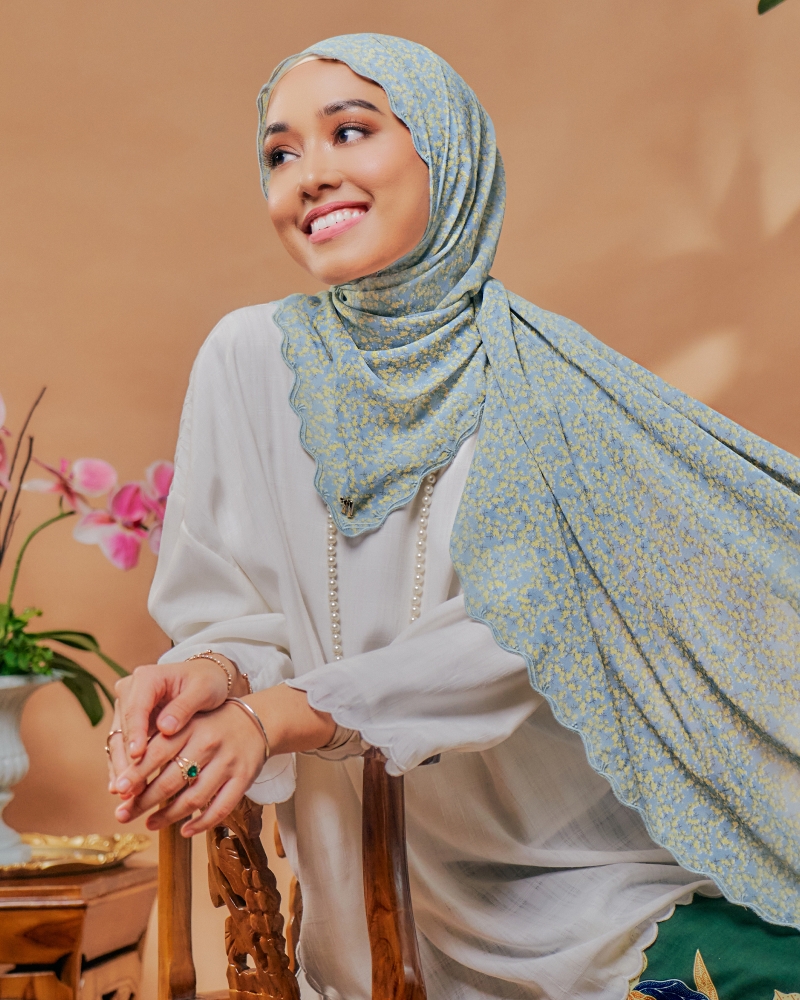 MELUR EMBROIDERED SHAWL - BABY BLUE