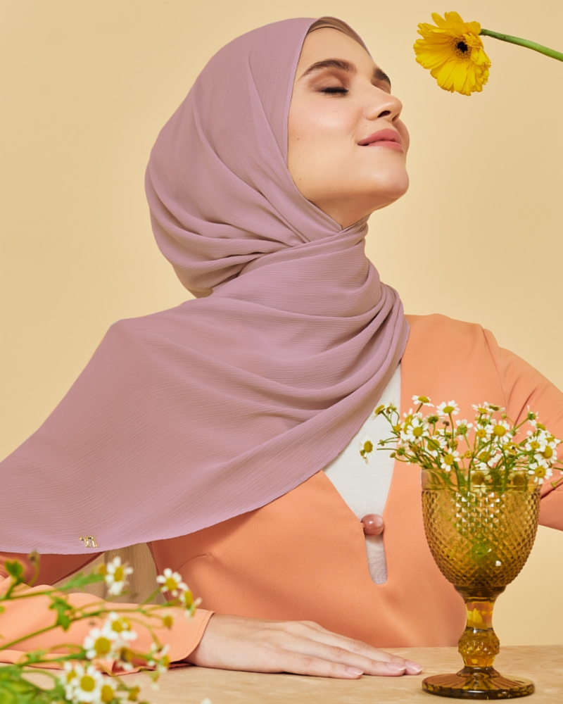 Image of LINIA LINE CHIFFON SHAWL - FAIRY