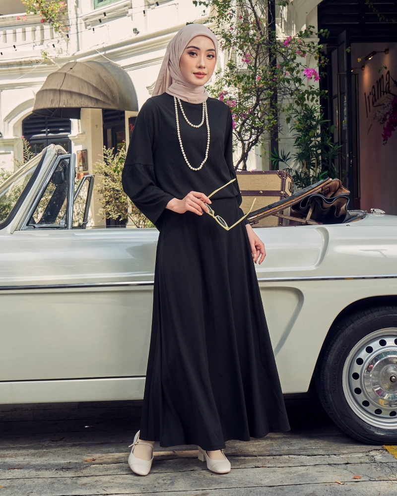 Image of X-PRESS WANDERLUST CO-ORDS - BLACK