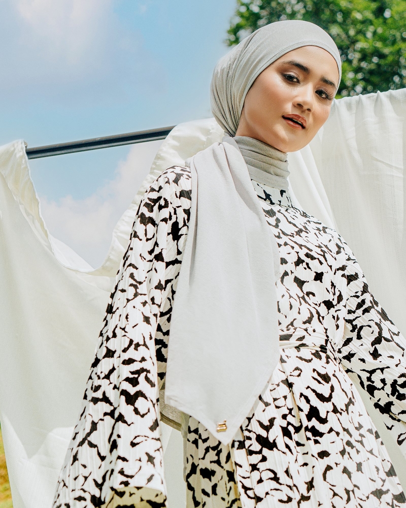 Image of X-PRESS NAHLA DRESS - VANILLA