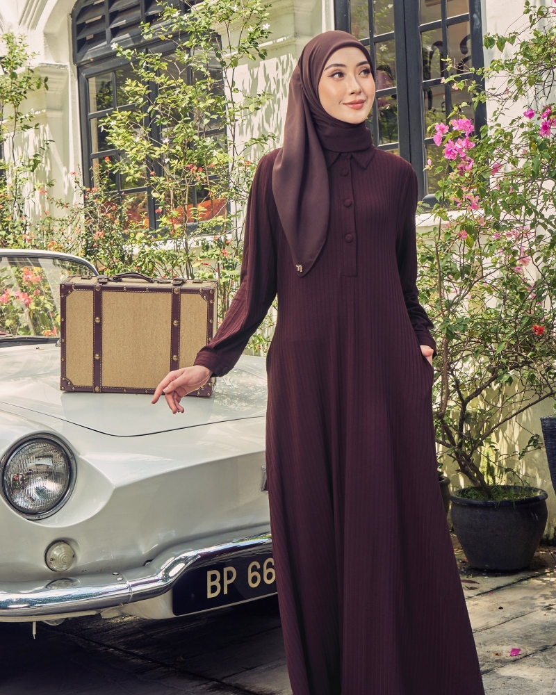 Image of X-PRESS WANDERLOVE DRESS - RAISIN